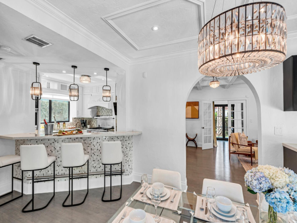 Luxurious 4-Bedroom Retreat Near Las Olas Blvd with Heated Pool
